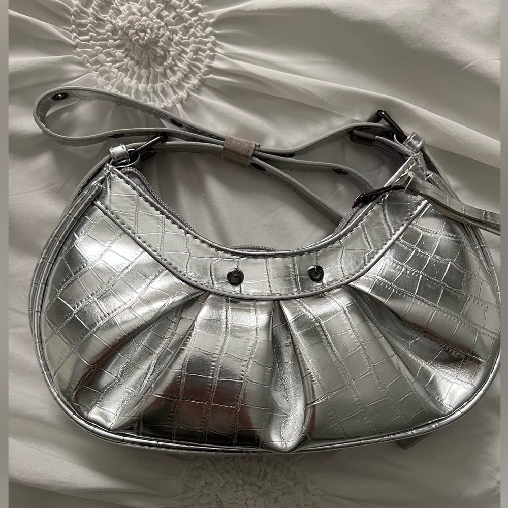 Trendy Metallic Shoulder Bag